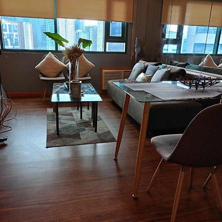 Loft Condo Beside Shangri-La Fort Manila Exterior photo