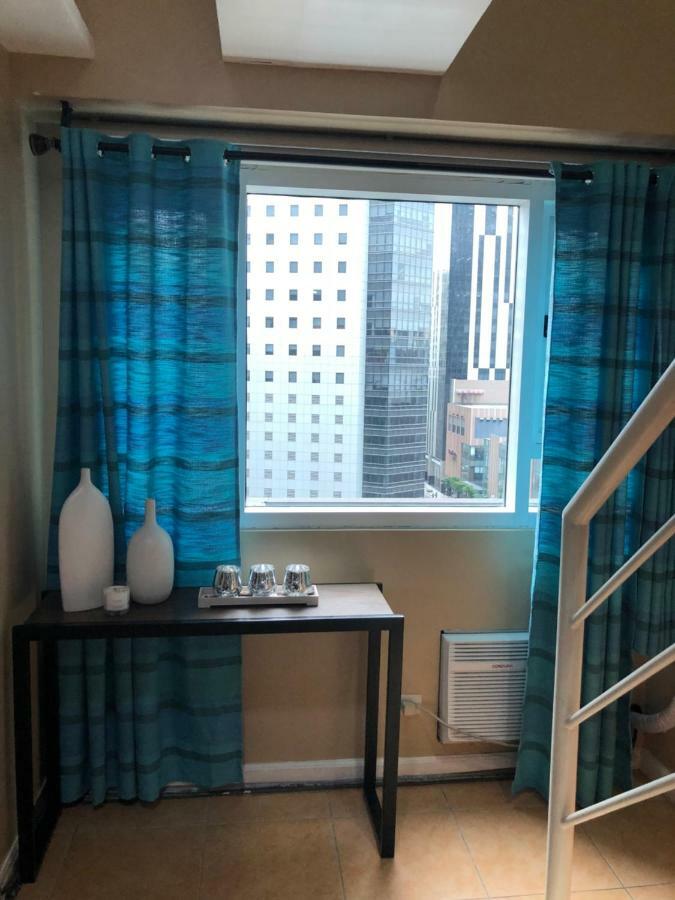 Loft Condo Beside Shangri-La Fort Manila Exterior photo